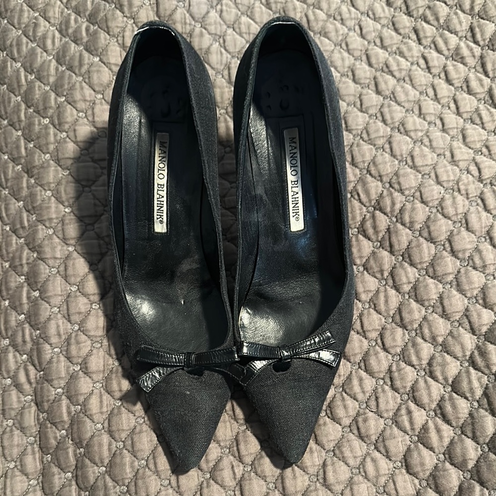 Manolo Blahnik Black fabric bombonu heels
